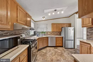36 Bentwood Cir, Harleysville, PA 19438 - Photo 4