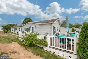 103 Lilac Pl, Royersford, PA 19468 - Photo 8