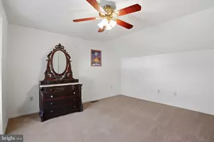 90 Stuart Dr, Norristown, PA 19401 - Photo 22