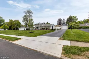 3936 Martin Rd, Huntingdon Valley, PA 19006 - Photo 4