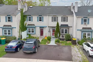 2489 Dragon Cir, Norristown, PA 19403 - Photo 2