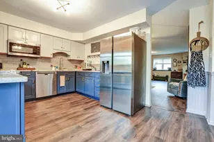 2489 Dragon Cir, Norristown, PA 19403 - Photo 12