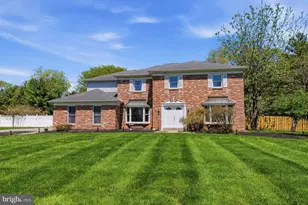 605 Wyndrise Dr, Blue Bell, PA 19422 - Photo 2