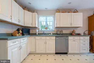 779 Hunter Dr, Pennsburg, PA 18073 - Photo 16