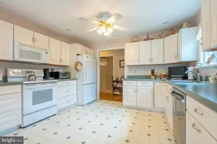 779 Hunter Dr, Pennsburg, PA 18073 - Photo 12
