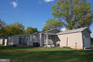 316 Hidden Springs Dr, Souderton, PA 18964 - Photo 2