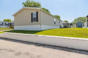 120 Bratton Dr, Norristown, PA 19403 - Photo 4