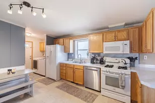 120 Bratton Dr, Norristown, PA 19403 - Photo 10
