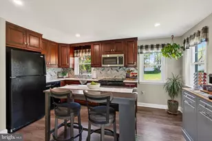 83 Hawthorne Ave, Gilbertsville, PA 19525 - Photo 8