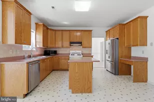 20 Crimson Dr, Norristown, PA 19401 - Photo 10