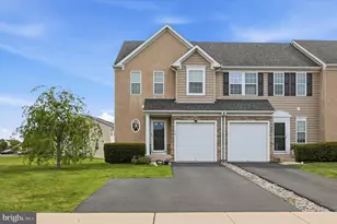 130 Fawn Dr, Gilbertsville, PA 19525 - Photo 1