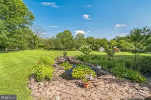 822 Hidden Forest Dr, Collegeville, PA 19426 - Photo 2