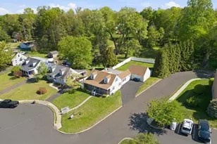 337 Surrey Ln, Hatboro, PA 19040 - Photo 2