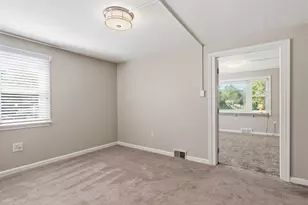 337 Surrey Ln, Hatboro, PA 19040 - Photo 10