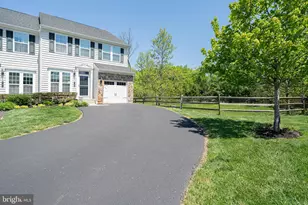 143 Briarwood Ln, Colmar, PA 18915 - Photo 2