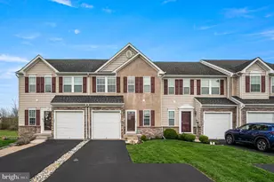 144 Fawn Dr, Gilbertsville, PA 19525 - Photo 2