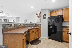 2026 Berkeley Dr, Pennsburg, PA 18073 - Photo 8