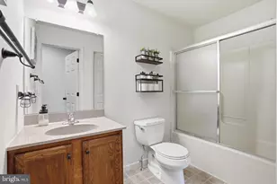 2026 Berkeley Dr, Pennsburg, PA 18073 - Photo 18