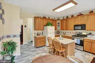 107 Castle Dr, North Wales, PA 19454 - Photo 6