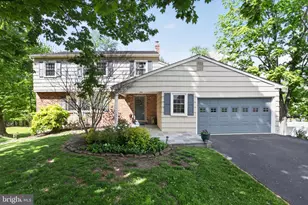 813 Mockingbird Ln, Norristown, PA 19403 - Photo 1