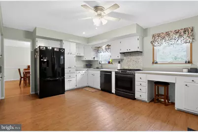813 Mockingbird Lane, Norristown, PA 19403 - Photo 12