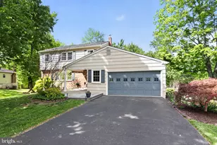 813 Mockingbird Ln, Norristown, PA 19403 - Photo 2