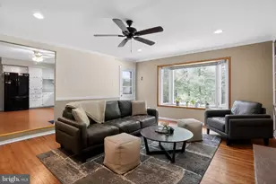 813 Mockingbird Ln, Norristown, PA 19403 - Photo 10