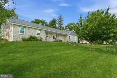 642 Knoll Drive, Lansdale, PA 19446 - Photo 2