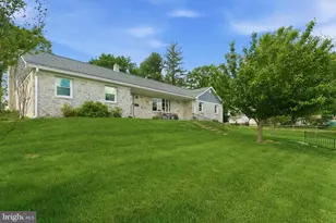642 Knoll Dr, Lansdale, PA 19446 - Photo 2