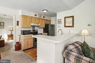 1102 Foxmeadow Dr, Royersford, PA 19468 - Photo 10