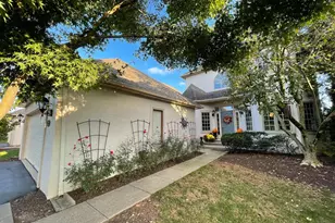 327 Overlook Ln, Conshohocken, PA 19428 - Photo 2