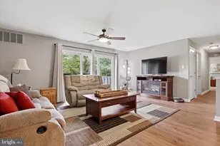1003 Thornton Ct, North Wales, PA 19454 - Photo 2