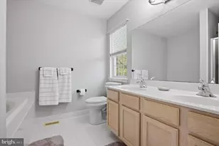 325 Green View Ct, Plymouth Meeting, PA 19462 - Photo 18