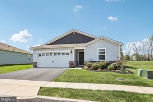 173 Lilly Dr, Pottstown, PA 19464 - Photo 2