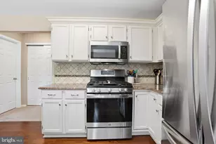 667 Birch Cir, Telford, PA 18969 - Photo 10