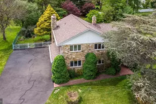827 Wright Dr, Maple Glen, PA 19002 - Photo 2