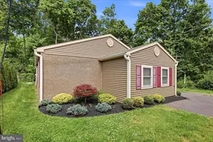 225 S Park Rd, Sanatoga, PA 19464 - Photo 2
