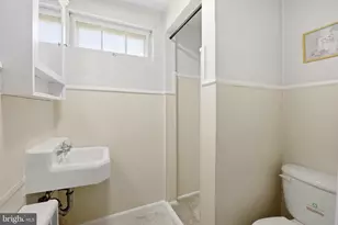 3217 W Mt Kirk Ave, Norristown, PA 19403 - Photo 18