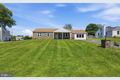3217 W Mount Kirk Avenue, Norristown, PA 19403 - Photo 4