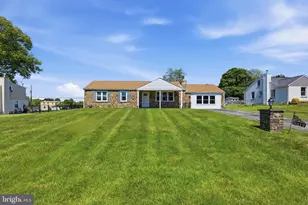3217 W Mt Kirk Ave, Norristown, PA 19403 - Photo 4