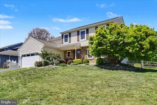 2245 Donna Ln, Pottstown, PA 19464 - Photo 2