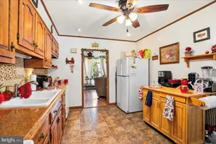 654 Oakdale Ave, Pottstown, PA 19464 - Photo 12