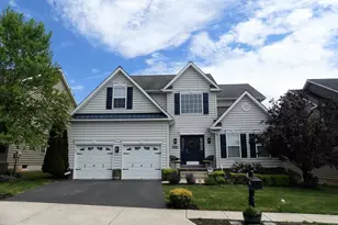 2137 Larkspur Ct, Pennsburg, PA 18073 - Photo 1
