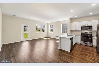 884 Still Waters Lane, Pennsburg, PA 18073 - Photo 8
