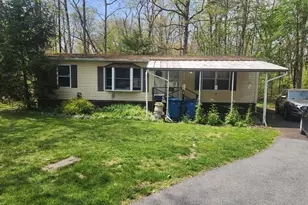 733 Dogwood Dr, Green Lane, PA 18054 - Photo 1