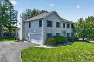 1604 Winchester Dr, Blue Bell, PA 19422 - Photo 2