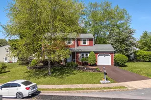 540 Pioneer Cir, Harleysville, PA 19438 - Photo 2