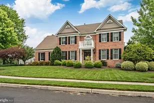 132 Chinaberry Ln, Collegeville, PA 19426 - Photo 2
