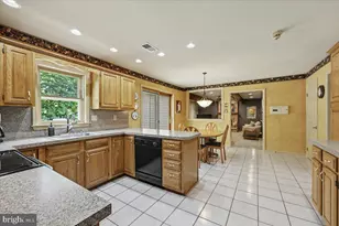 10 Hawk Ct, Gilbertsville, PA 19525 - Photo 8