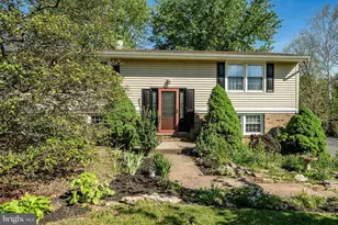 13 Wartman Rd, Collegeville, PA 19426 - Photo 2